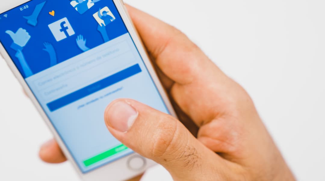Jak ocenić efektywność kampanii Facebook ADS? Porównanie modeli atrybucji